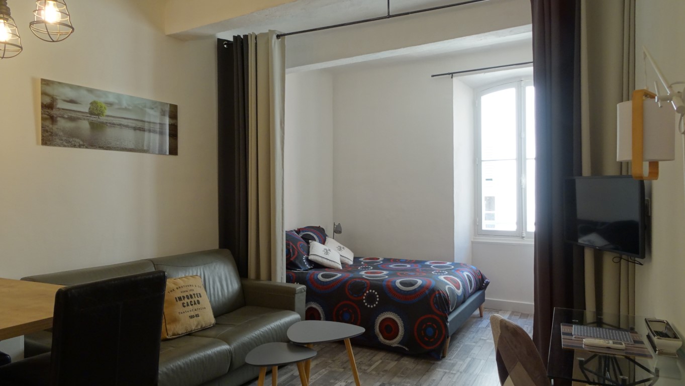 Studio in the heart of Marche Forville